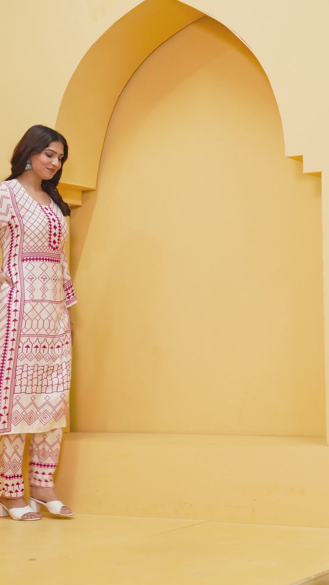 Sanjh Collection Pure Muslin Printed Kurta Set – Timeless Evening Elegance